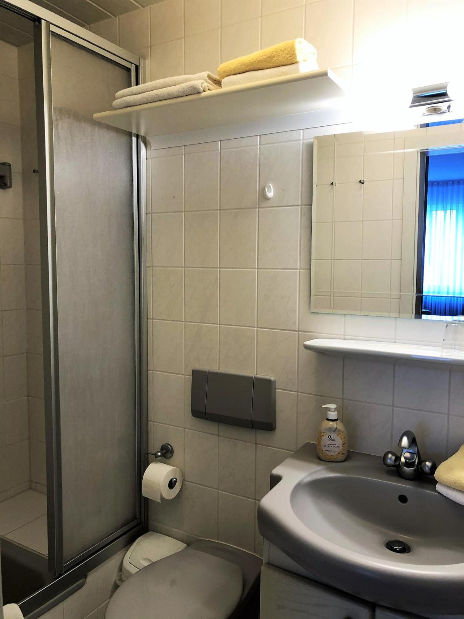 Ferienwohnungen Haus Zur Linde Cochem Ruang foto